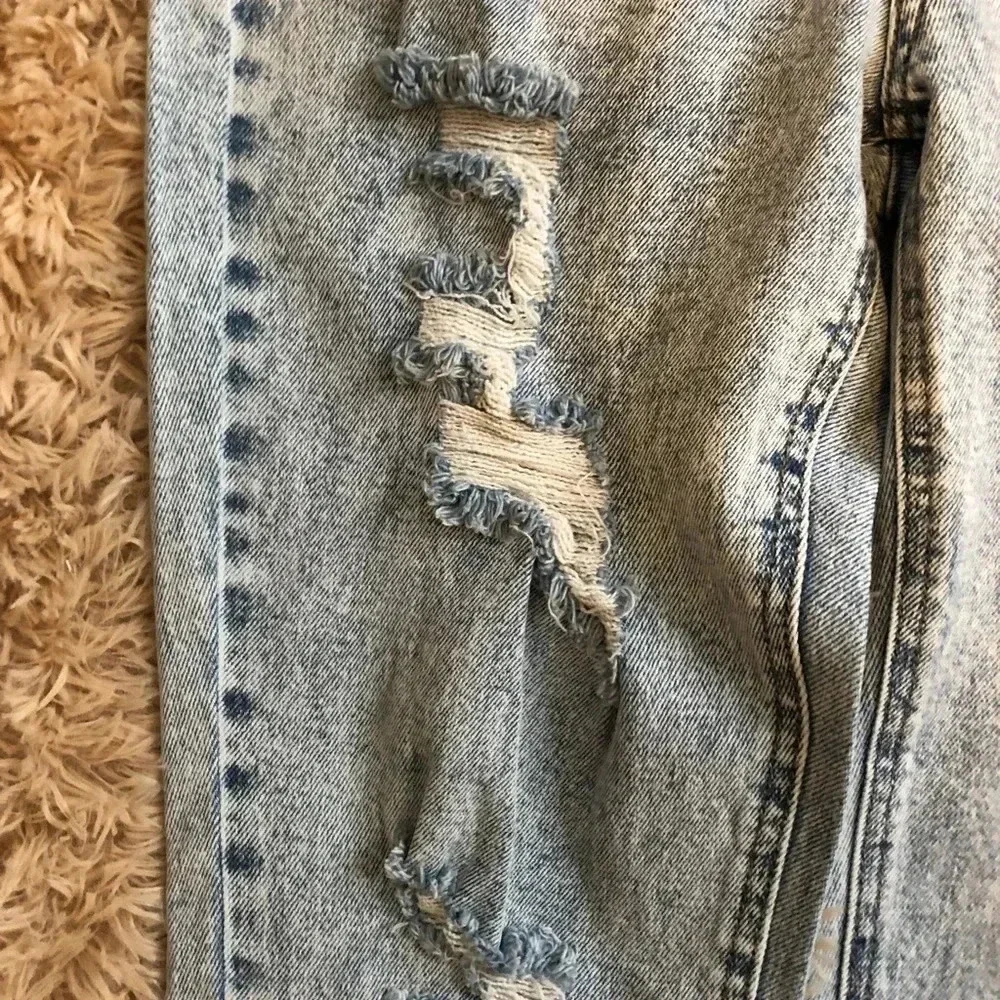 Tinseltown mom jeans embroidered distressed new